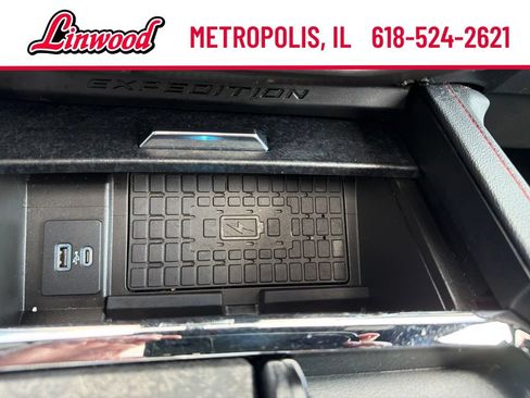 Used 2024 Ford Expedition Limited AWD/4WD image 32