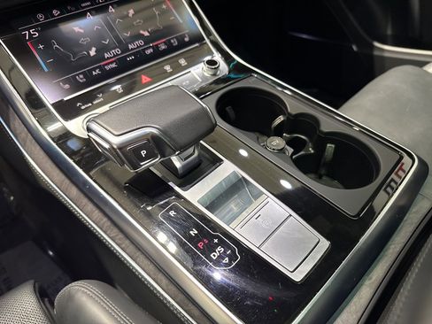 Used 2023 Audi Q8 Prestige w/ Prestige Package image 16