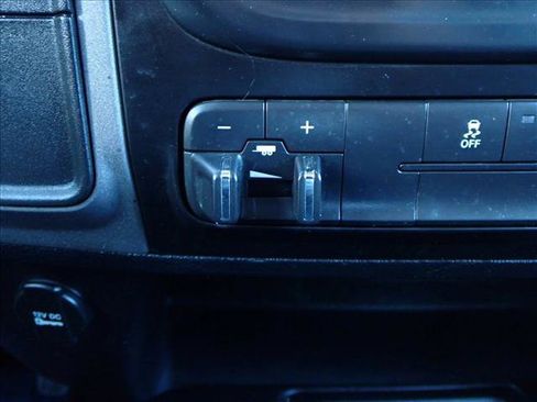 Used 2016 RAM 2500 Tradesman w/ Chrome Appearance Group image 17