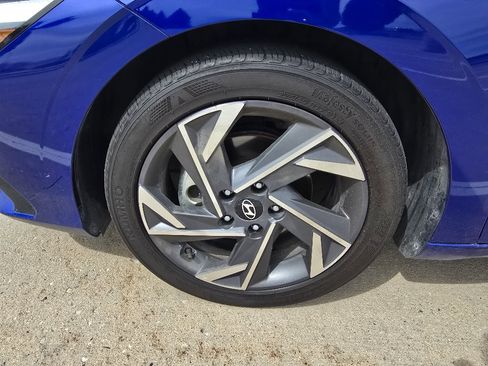 Used 2025 Hyundai Elantra Sport FWD image 10