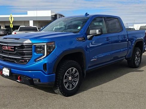 Used 2024 GMC Sierra 1500 AT4 w/ Technology Package image 4