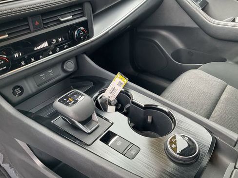 Certified 2024 Nissan Rogue SV image 26