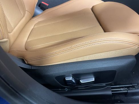 Certified 2023 BMW 330i xDrive Sedan w/ Convenience Package AWD/4WD image 18