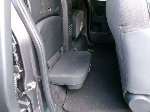 Used 2022 Nissan Frontier SV w/ Technology Package image 14