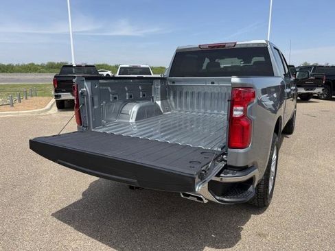 New 2026 Chevrolet Silverado 1500 LTZ w/ Z71 Off-Road Package AWD/4WD image 9