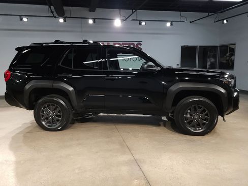 Used 2025 Toyota 4Runner SR5 image 8