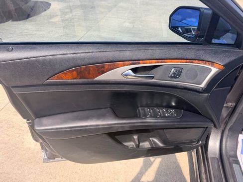 Used 2017 Lincoln MKZ Reserve FWD image 13