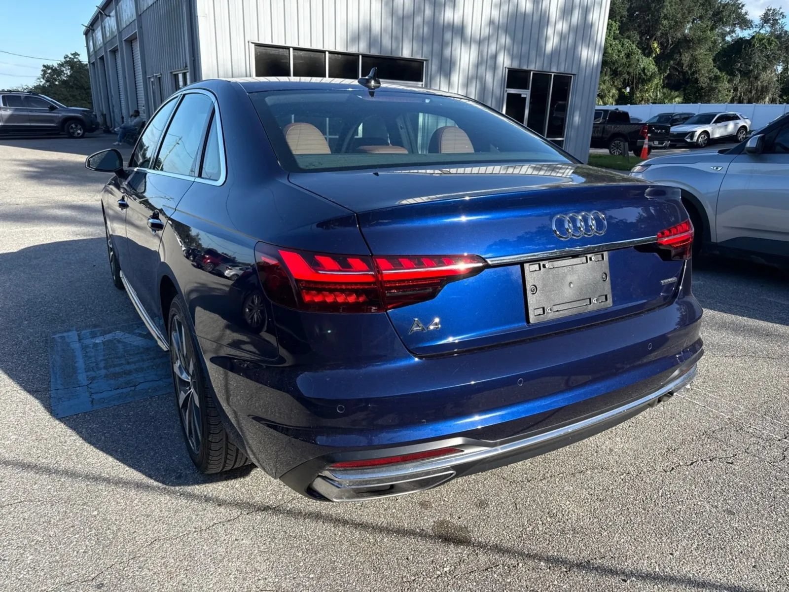 Used 2023 Audi A4 2.0T Premium w/ Convenience Package AWD/4WD image 10