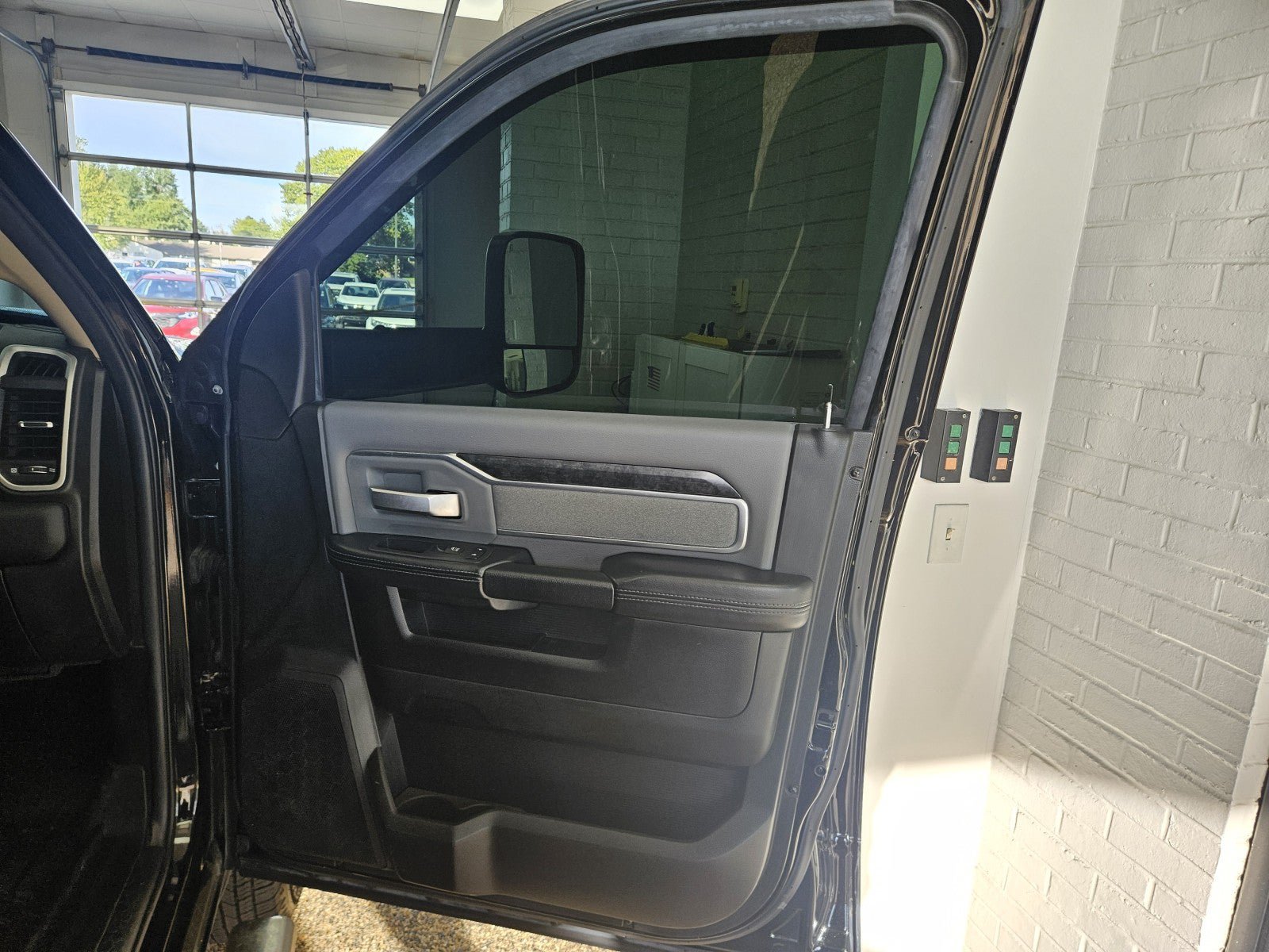 Used 2019 RAM 3500 Big Horn AWD/4WD image 13