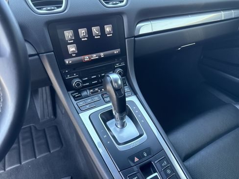 Used 2017 Porsche 718 Boxster RWD image 16