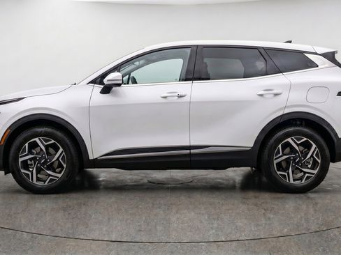 Used 2025 Kia Sportage LX image 5