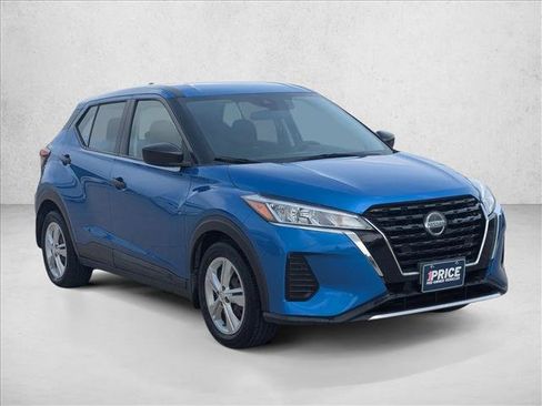 Used 2021 Nissan Kicks S FWD image 3