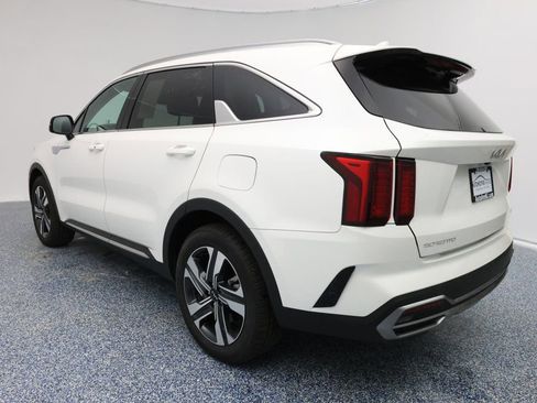 Used 2024 Kia Sorento EX image 5