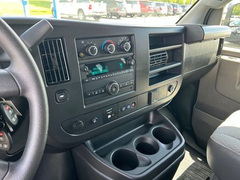 Used 2025 Chevrolet Express 3500 LS RWD image 31