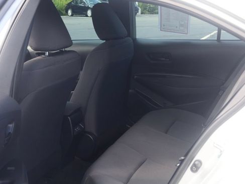 Used 2025 Toyota Corolla LE FWD image 31