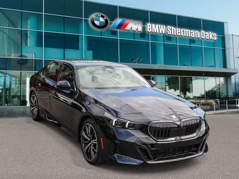 New 2027 BMW 530i RWD image 3