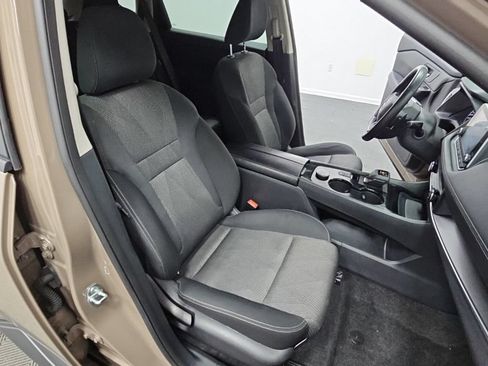 Used 2025 Nissan Rogue SV AWD/4WD image 37
