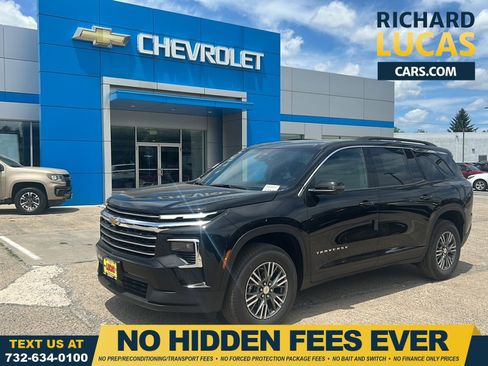 New 2026 Chevrolet Traverse LT w/ Driver Confidence Package AWD/4WD image 1
