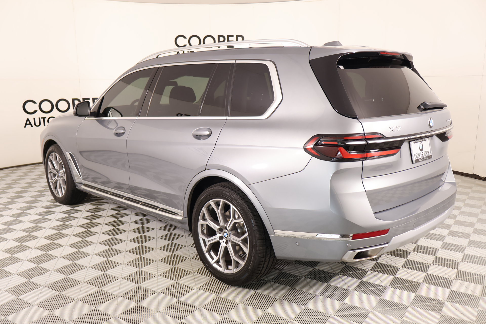Used 2023 BMW X7 xDrive40i w/ Premium Package AWD/4WD image 24