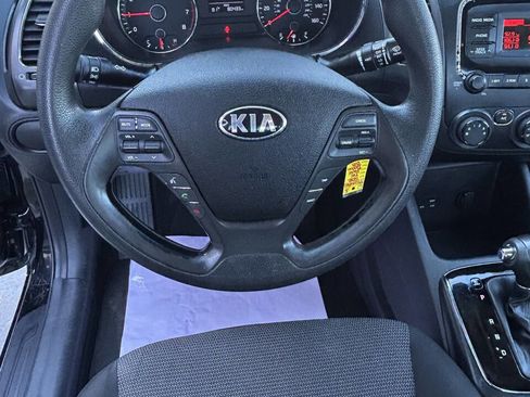Used 2018 Kia Forte LX image 12