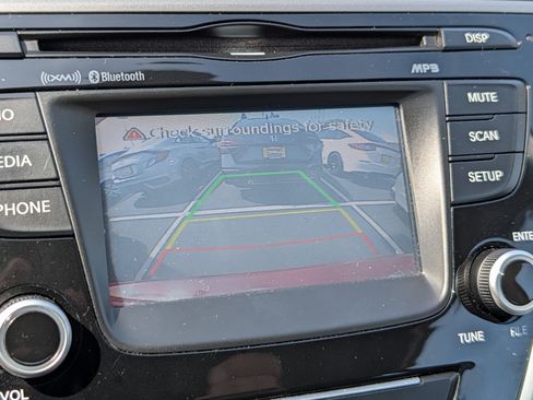Used 2015 Hyundai Elantra SE w/ Option Group 03 FWD image 27