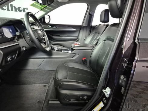 Used 2022 Jeep Grand Cherokee L Limited w/ Luxury Tech Group II AWD/4WD image 9