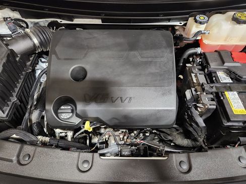 Used 2023 Chevrolet Traverse RS image 54