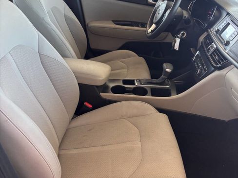 Used 2016 Kia Optima LX image 17