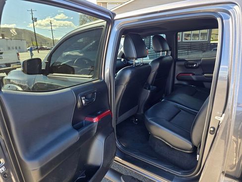 Used 2019 Toyota Tacoma SR AWD/4WD image 15