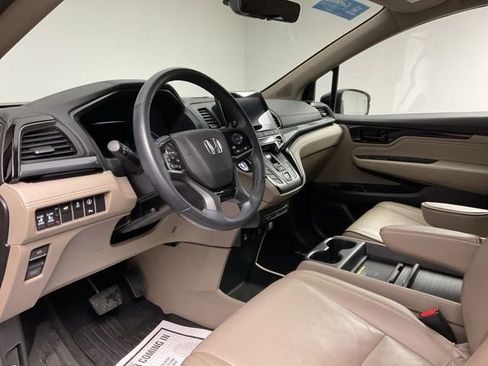 Used 2023 Honda Odyssey Elite image 11