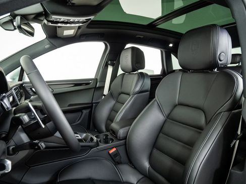 New 2026 Porsche Macan S AWD/4WD image 5
