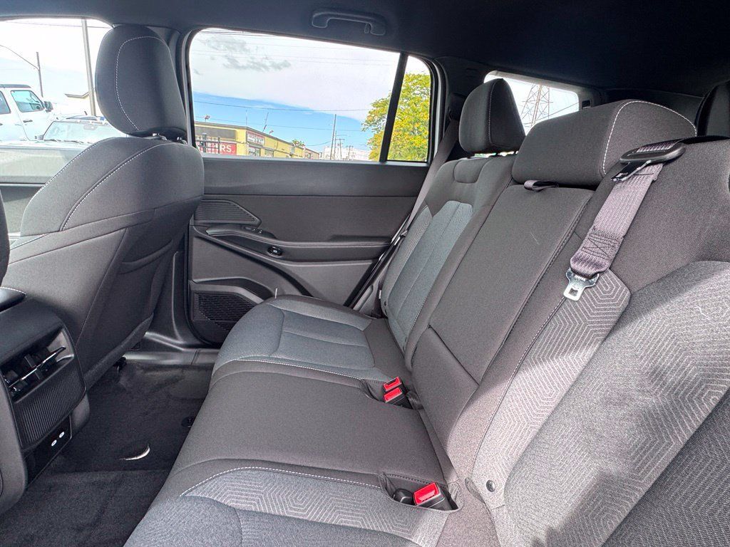 New 2026 Jeep Cherokee Laredo AWD/4WD image 17