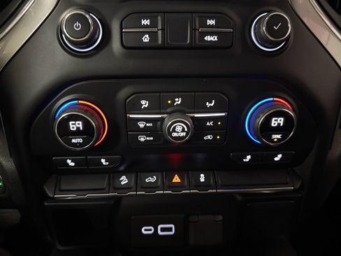 Used 2021 Chevrolet Silverado 1500 LT Trail Boss w/ Bed Protection Package image 26