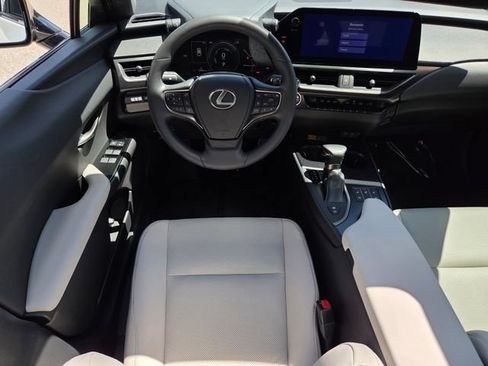 Used 2023 Lexus UX 250h AWD w/ Accessory Package (Z2) image 4