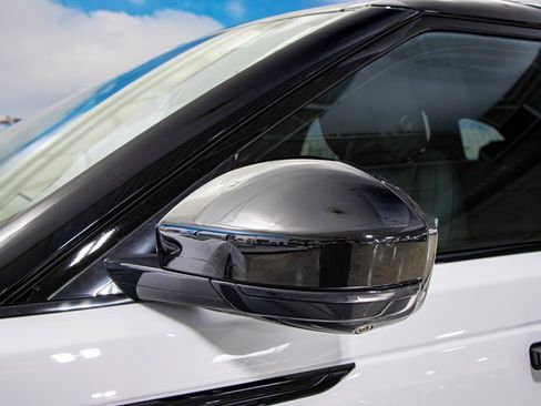 New 2026 Land Rover Range Rover Velar Dynamic SE image 10