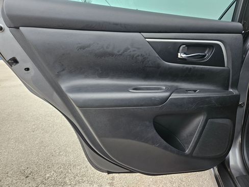 Used 2017 Nissan Altima 2.5 SR w/ Midnight Edition Package image 15