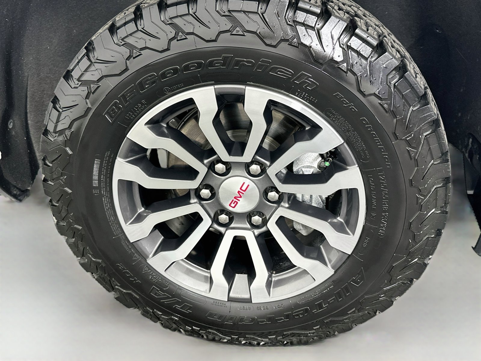Used 2022 GMC Sierra 1500 AT4 w/ AT4 Premium Package AWD/4WD image 32
