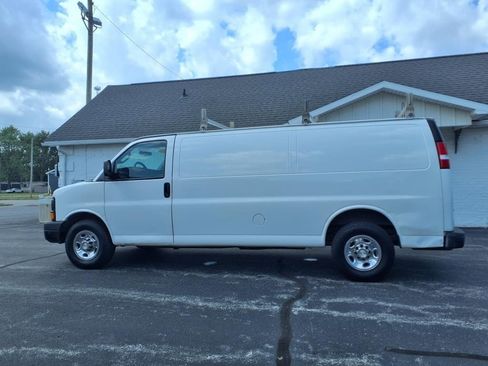 Used 2016 Chevrolet Express 2500 Extended image 9