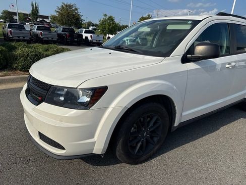 Used 2020 Dodge Journey SE w/ SE Popular Equipment Group FWD image 8