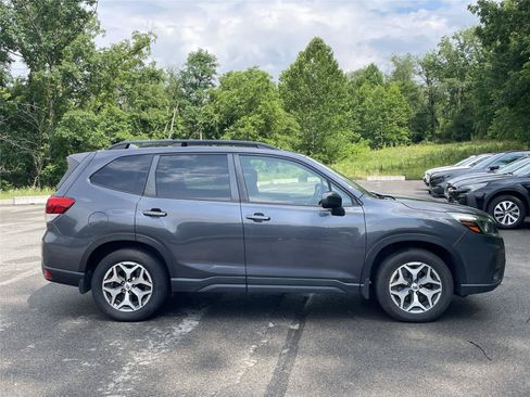 Used 2020 Subaru Forester Premium AWD/4WD image 4