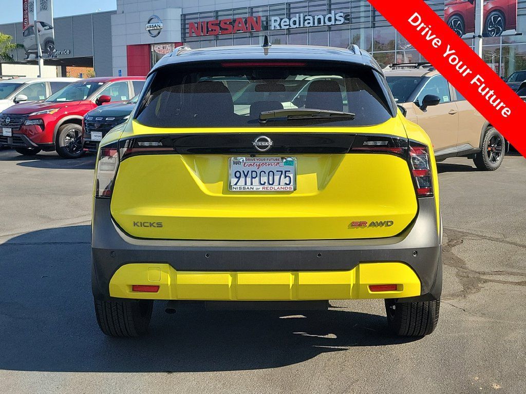 Used 2025 Nissan Kicks SR AWD/4WD image 35
