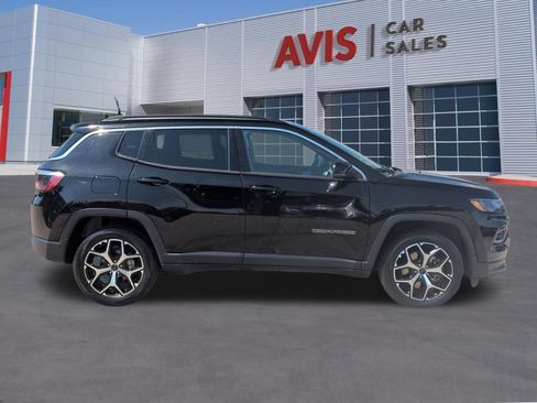 Used 2025 Jeep Compass Limited AWD/4WD image 5