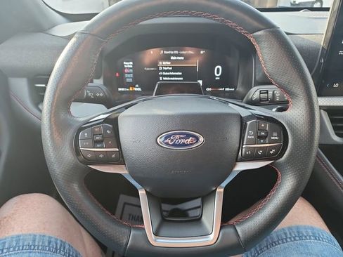 Used 2025 Ford Explorer ST-Line w/ ST-Line Street Pack AWD/4WD image 20