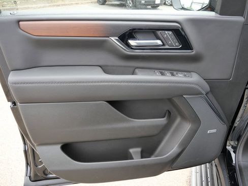 New 2026 GMC Yukon XL Denali w/ Sun & Power Step Package AWD/4WD image 38