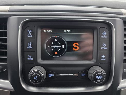 Used 2017 RAM 1500 Classic SLT image 5