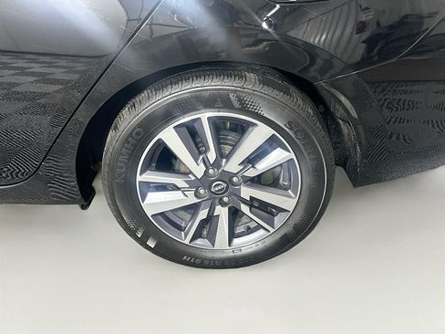 Used 2025 Nissan Versa SV FWD image 11