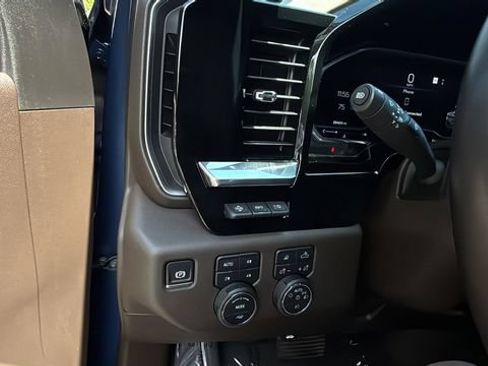 Used 2025 Chevrolet Silverado 2500 LTZ w/ LTZ Premium Package AWD/4WD image 22