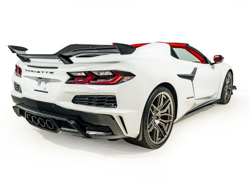 Used 2025 Chevrolet Corvette Z06 w/ Stealth Interior Trim Package RWD image 19