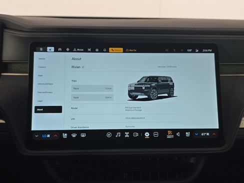Used 2025 Rivian R1S Adventure AWD/4WD image 28