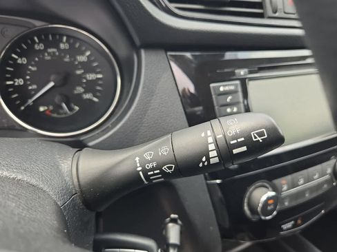 Used 2019 Nissan Rogue S AWD/4WD image 23